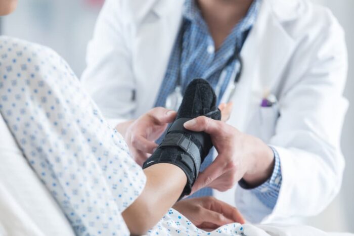 How Orthopedics Urgent Care Can Expedite Recovery for Active Individuals