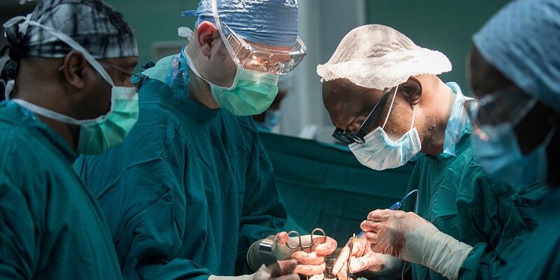 Collaboration Between Oncologists and General Surgeons Collaboration Between Oncologists and General Surgeons
